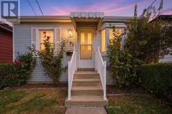 21 HARRISON AVENUE | Hamilton Ontario | Slide Image Three