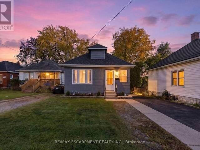 899 HAMILTON ROAD London Ontario, N5Z 1W1 - 2 Bedrooms Home For Sale