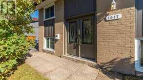 1517 OXFORD STREET | Oshawa Ontario | Slide Image Three