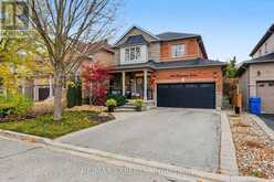 206 BIRKSHIRE DRIVE | Aurora Ontario | Slide Image One