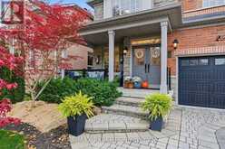 206 BIRKSHIRE DRIVE | Aurora Ontario | Slide Image Four