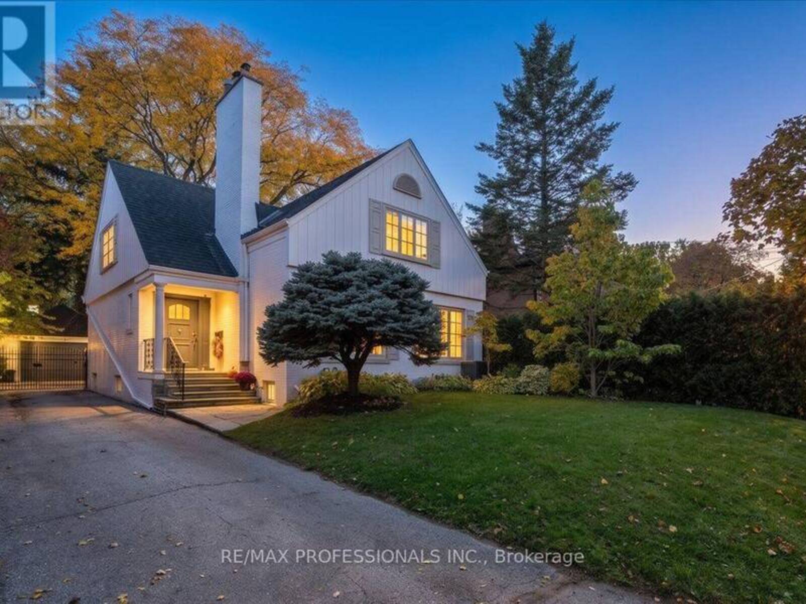 83 KING GEORGES ROAD, Toronto, Ontario M8X 1M1