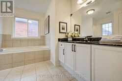 1 AYLESBURY GATE | Markham Ontario | Slide Image Thirty