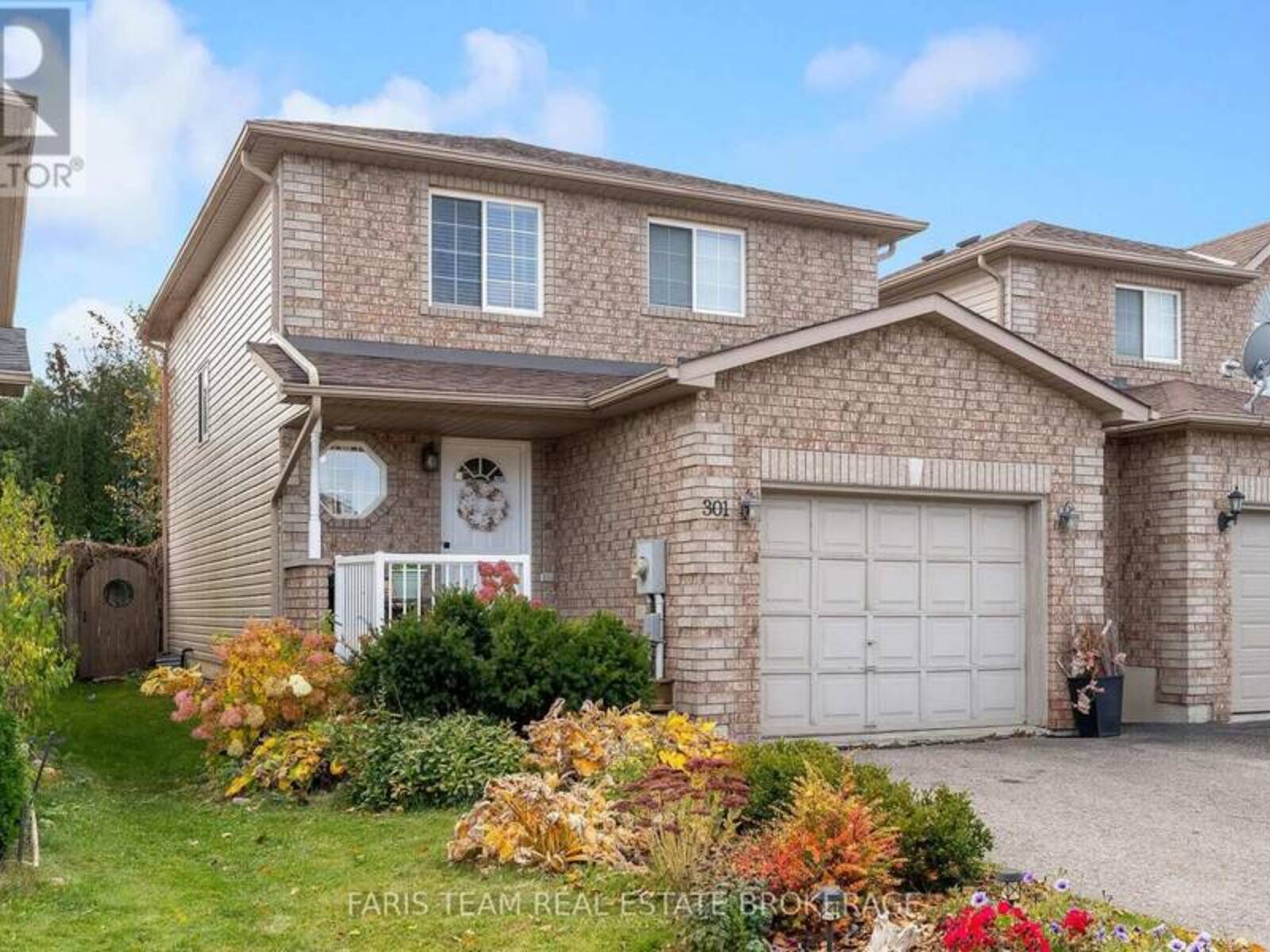 301 DUNSMORE LANE, Barrie, Ontario L4M 7A8