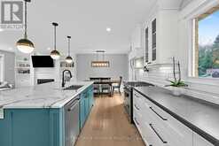 8 PATRICIA COURT | Springwater Ontario | Slide Image Nine