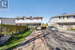 30 THE COUNTRY WAY | Kitchener Ontario | Slide Image Two