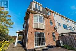 102 DECKER HOLLOW CIRCLE | Brampton Ontario | Slide Image Forty-five