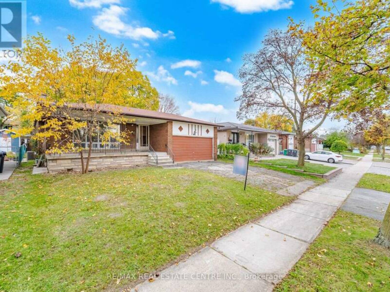 1161 CHADA AVENUE, Mississauga, Ontario L5C 1P8