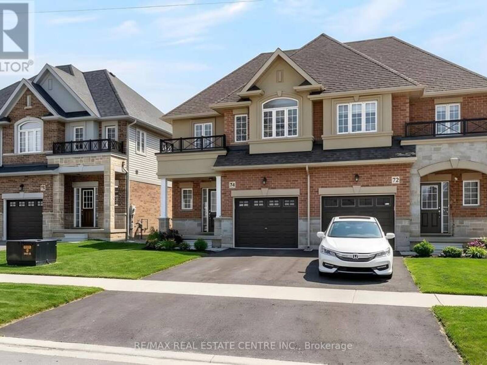 74 BOBOLINK ROAD, Hamilton, Ontario L9A 2P5