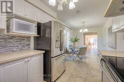 195 TRAIL RIDGE LANE | Markham Ontario | Slide Image Sixteen