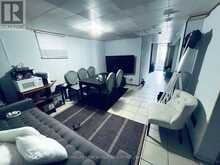 95 PETTIBONE SQUARE | Toronto Ontario | Slide Image Nine