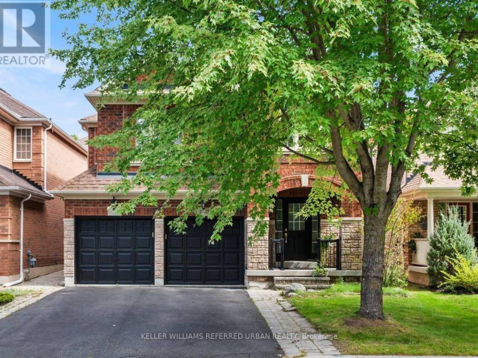 1002 OAKTREE CRESCENT, Newmarket, Ontario L3X 2Z3