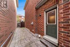 1002 OAKTREE CRESCENT | Newmarket Ontario | Slide Image Two
