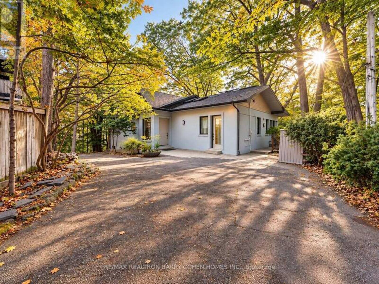 7 GREENBROOK DRIVE, Toronto, Ontario M6M 2J8