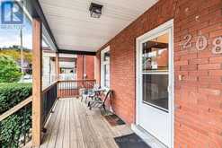 208 HOLTON AVENUE S | Hamilton Ontario | Slide Image Four