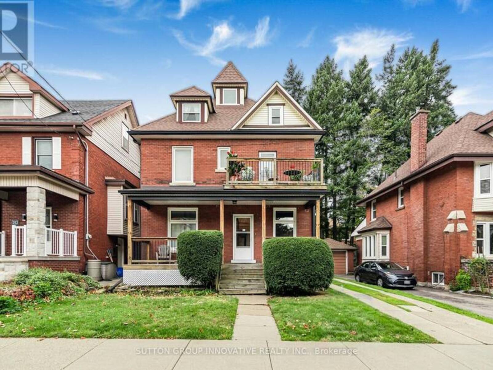 208 HOLTON AVENUE S, Hamilton, Ontario L8M 2L7