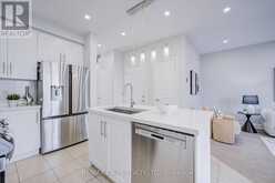 22 PITNEY AVENUE | Richmond Hill Ontario | Slide Image Ten