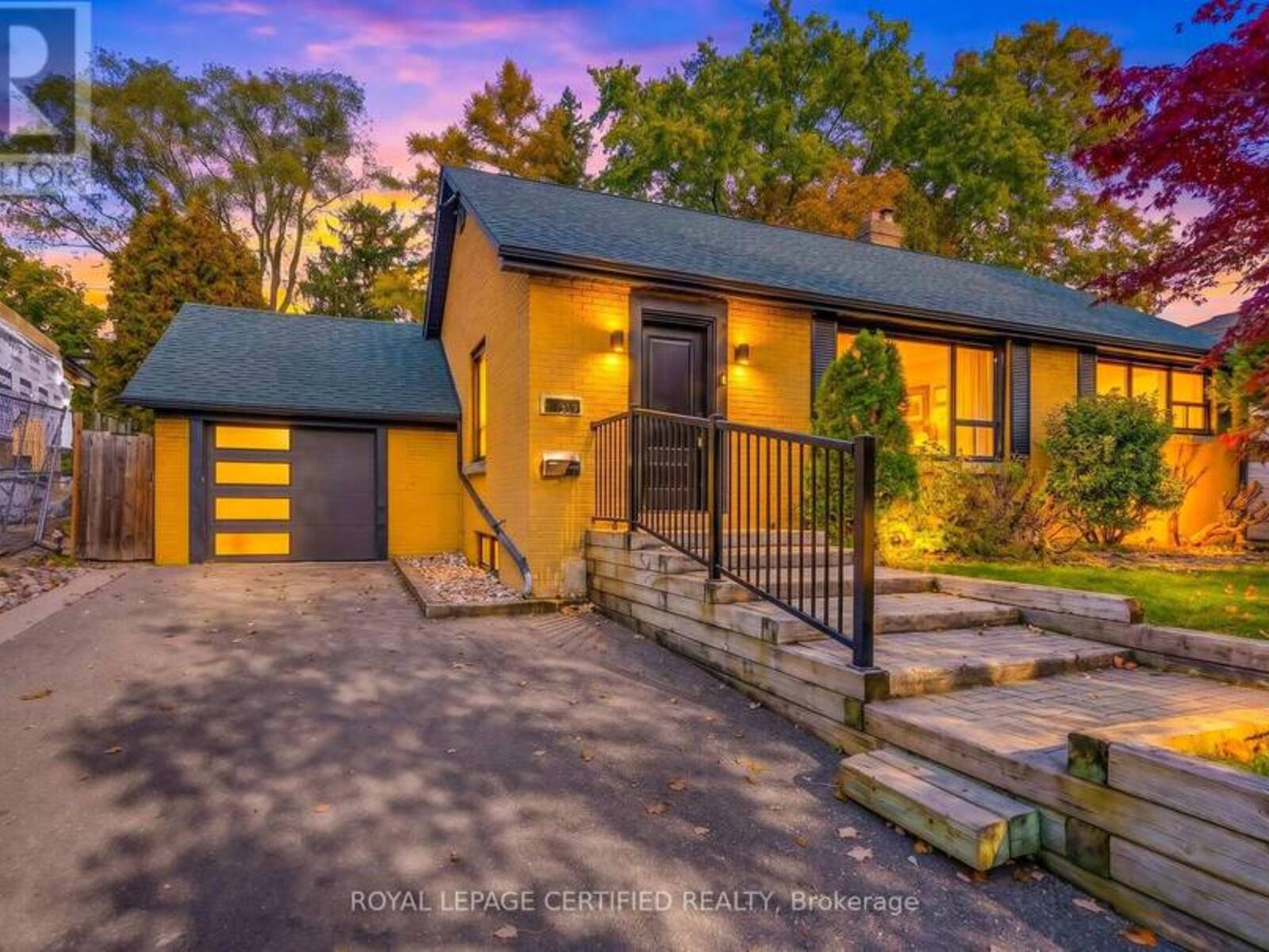 1359 KENMUIR AVENUE, Mississauga, Ontario L5G 4B3