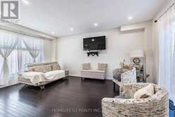 35 GREENBUSH COURT | Brampton Ontario | Slide Image Eight