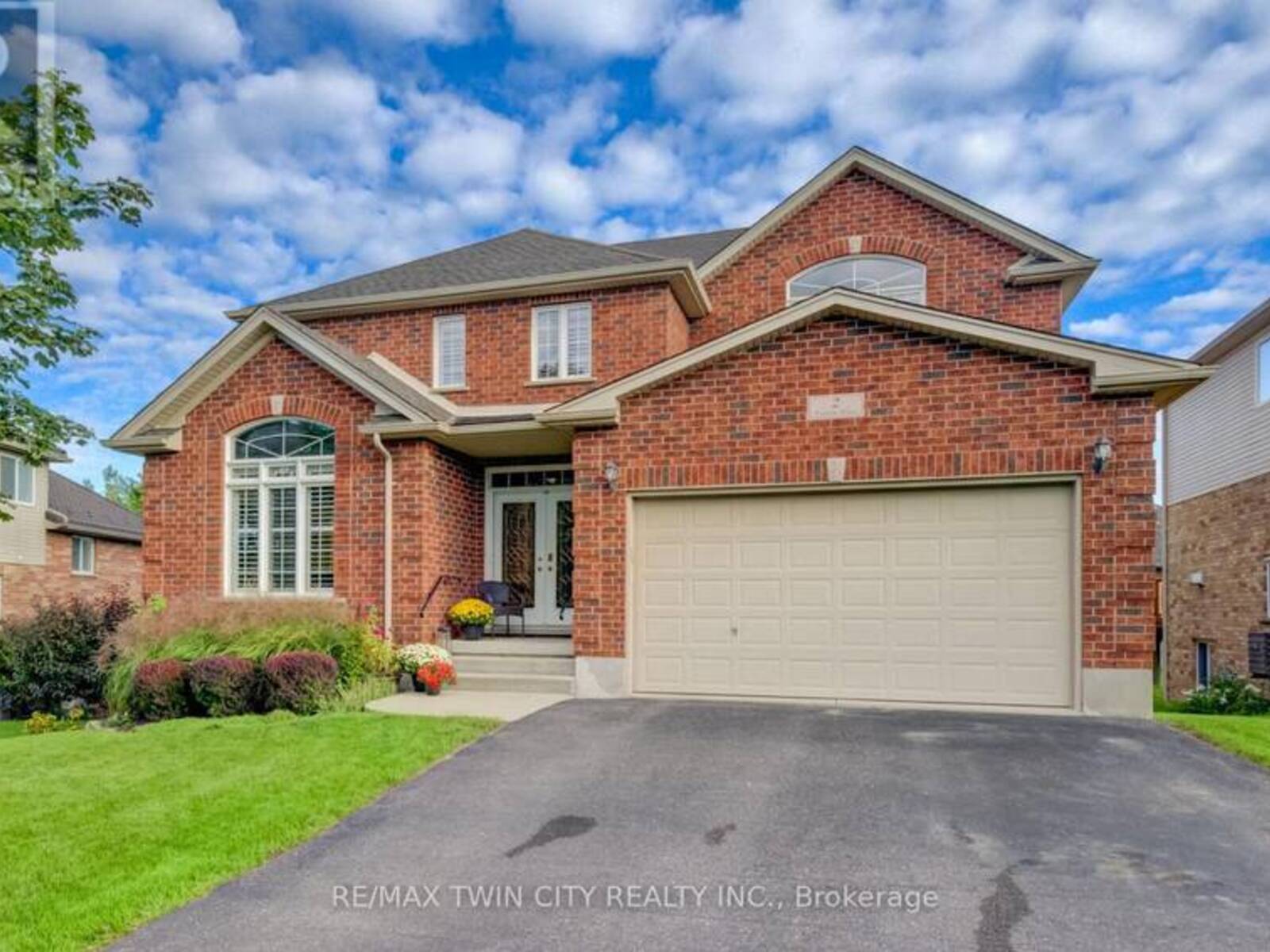 2 FIRELLA PLACE, Wellesley, Ontario N0B 2T0