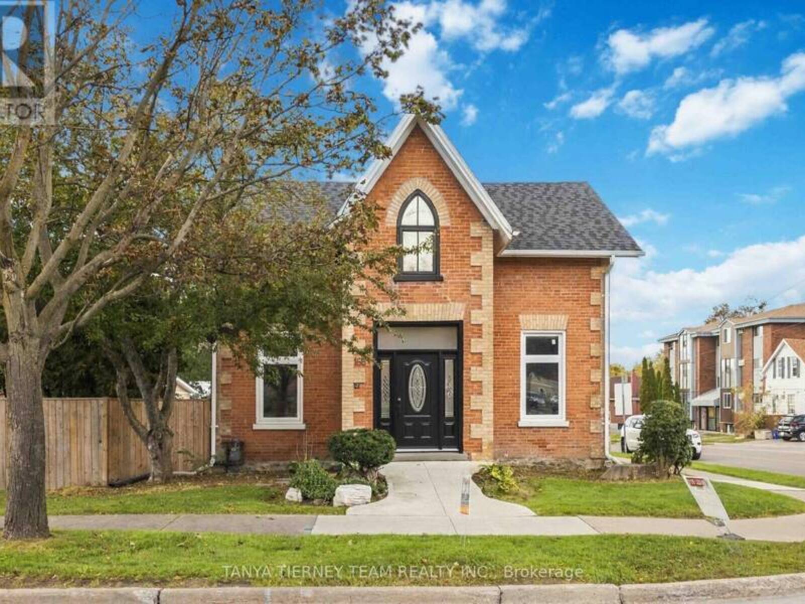 168 CENTRE STREET S, Oshawa, Ontario L1H 4A6