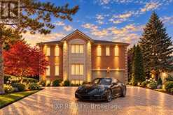 2 SHALLMAR GARDENS | Richmond Hill Ontario | Slide Image Two