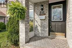 818 MIRIAM CRESCENT | Burlington Ontario | Slide Image Three