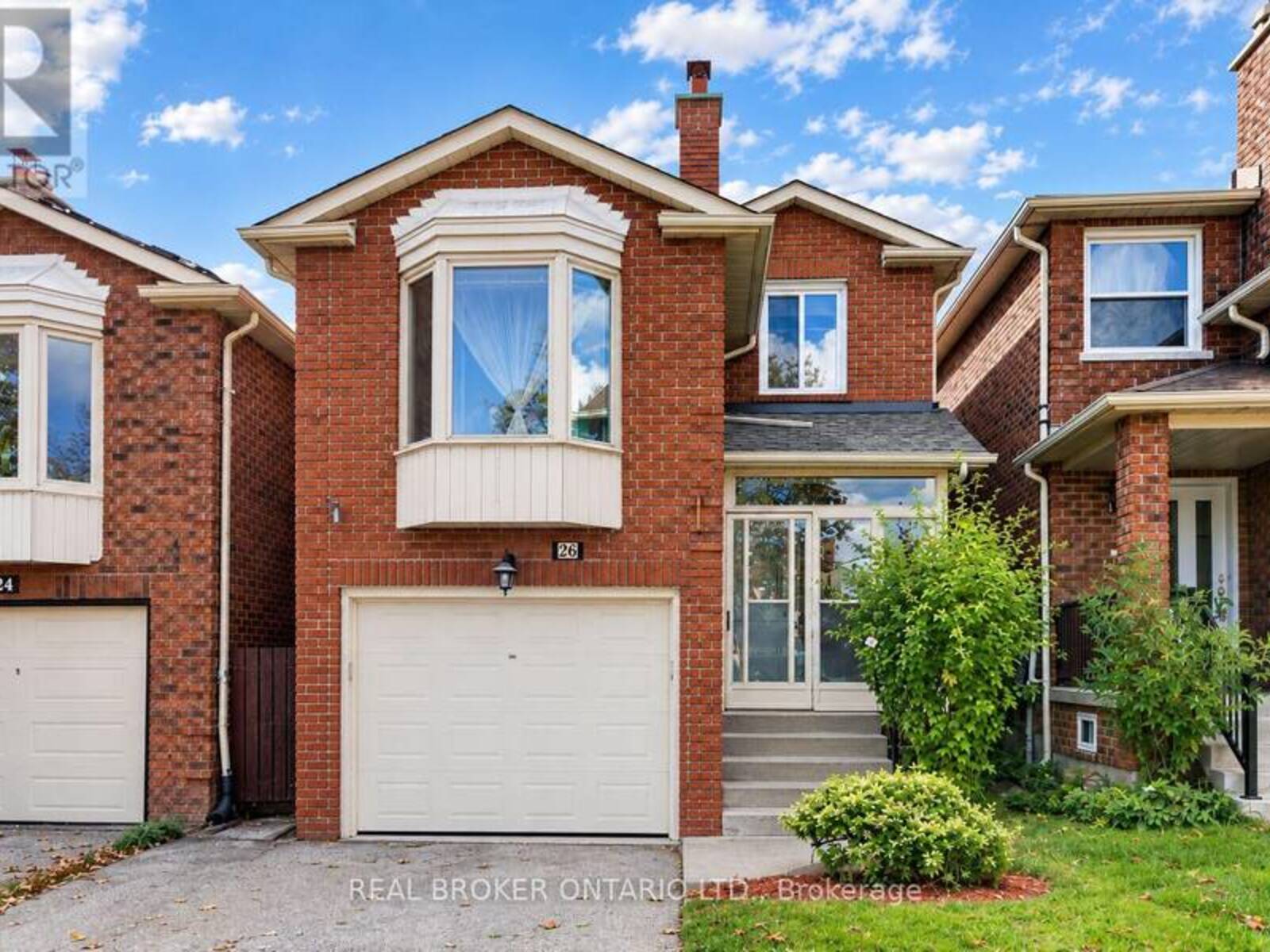 26 WHITE BOULEVARD, Vaughan, Ontario L4J 5Z3