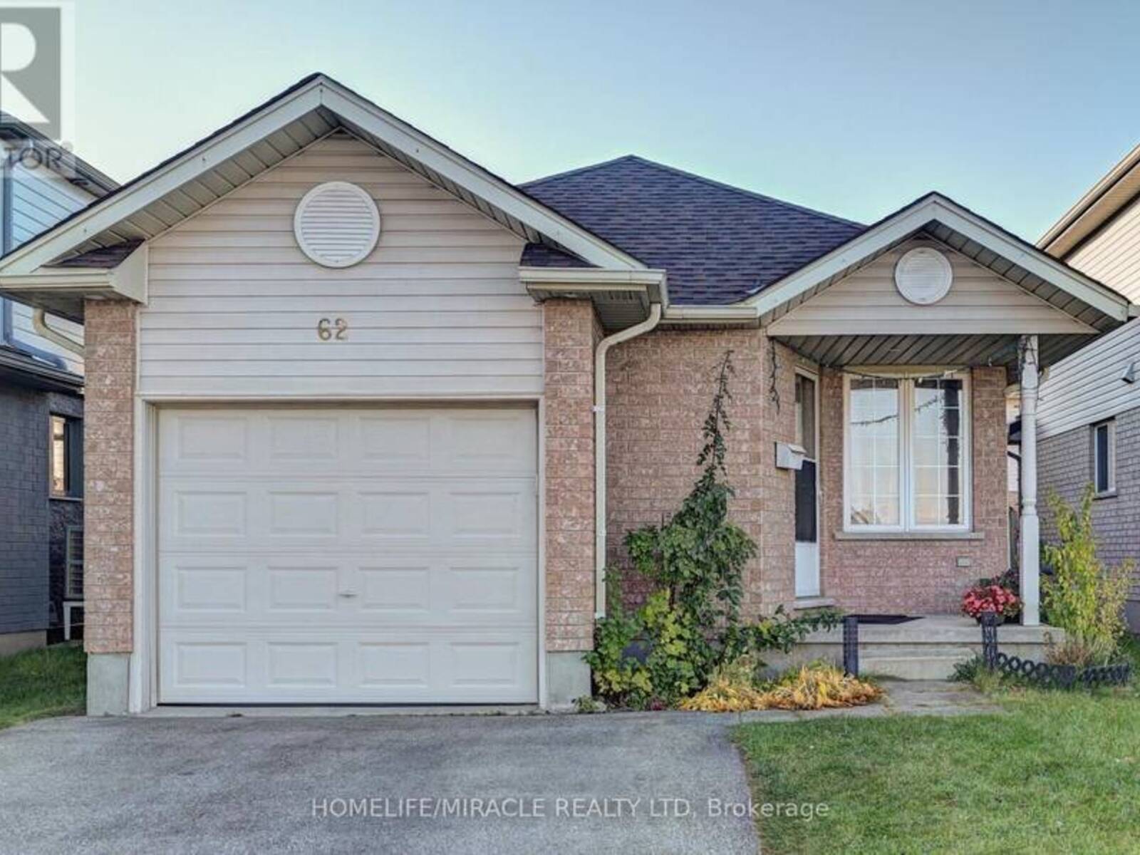 62 FALLOWFIELD DRIVE, Kitchener, Ontario N2C 2T3