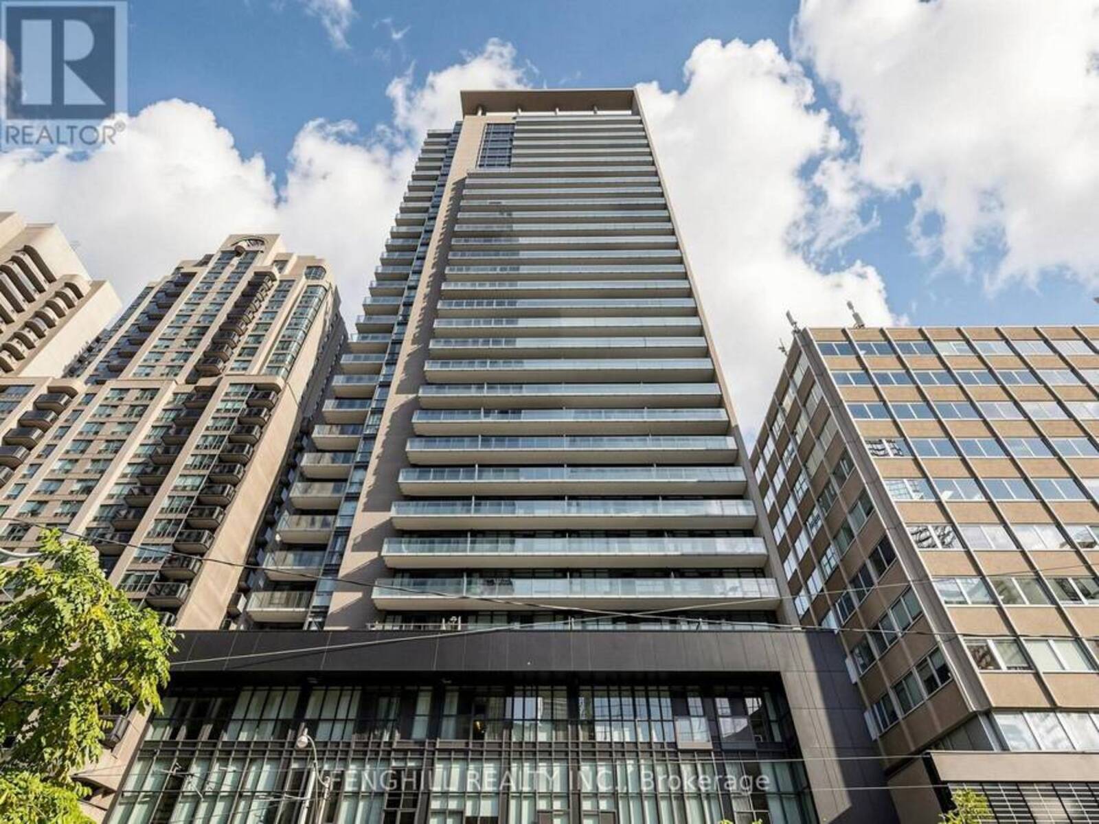 2001 - 770 BAY STREET, Toronto, Ontario M5G 0N6