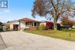 874 GRENOBLE BOULEVARD | Pickering Ontario | Slide Image Three