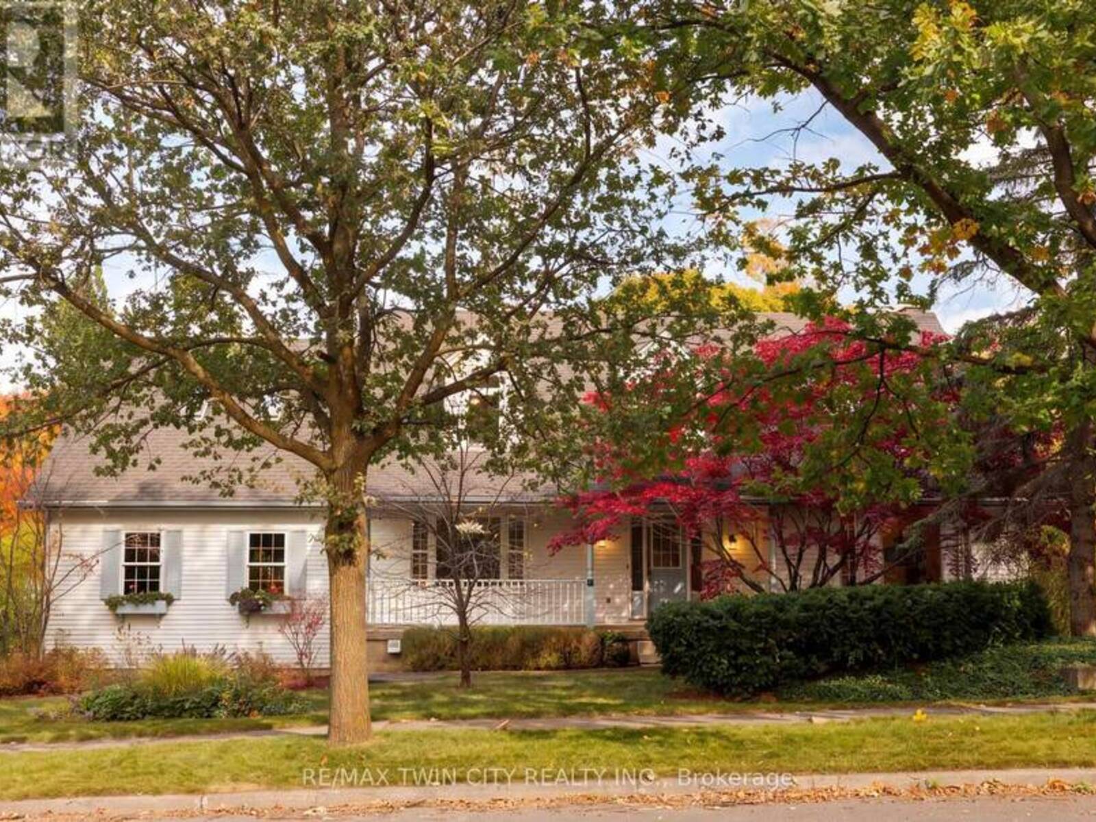 575 HEMINGWAY PLACE, Waterloo, Ontario N2T 1Z4