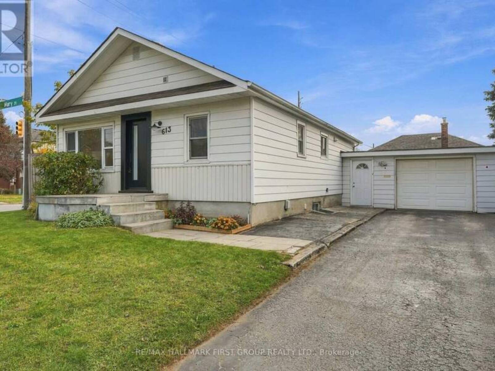 613 MARY STREET E, Whitby, Ontario L1N 2R2