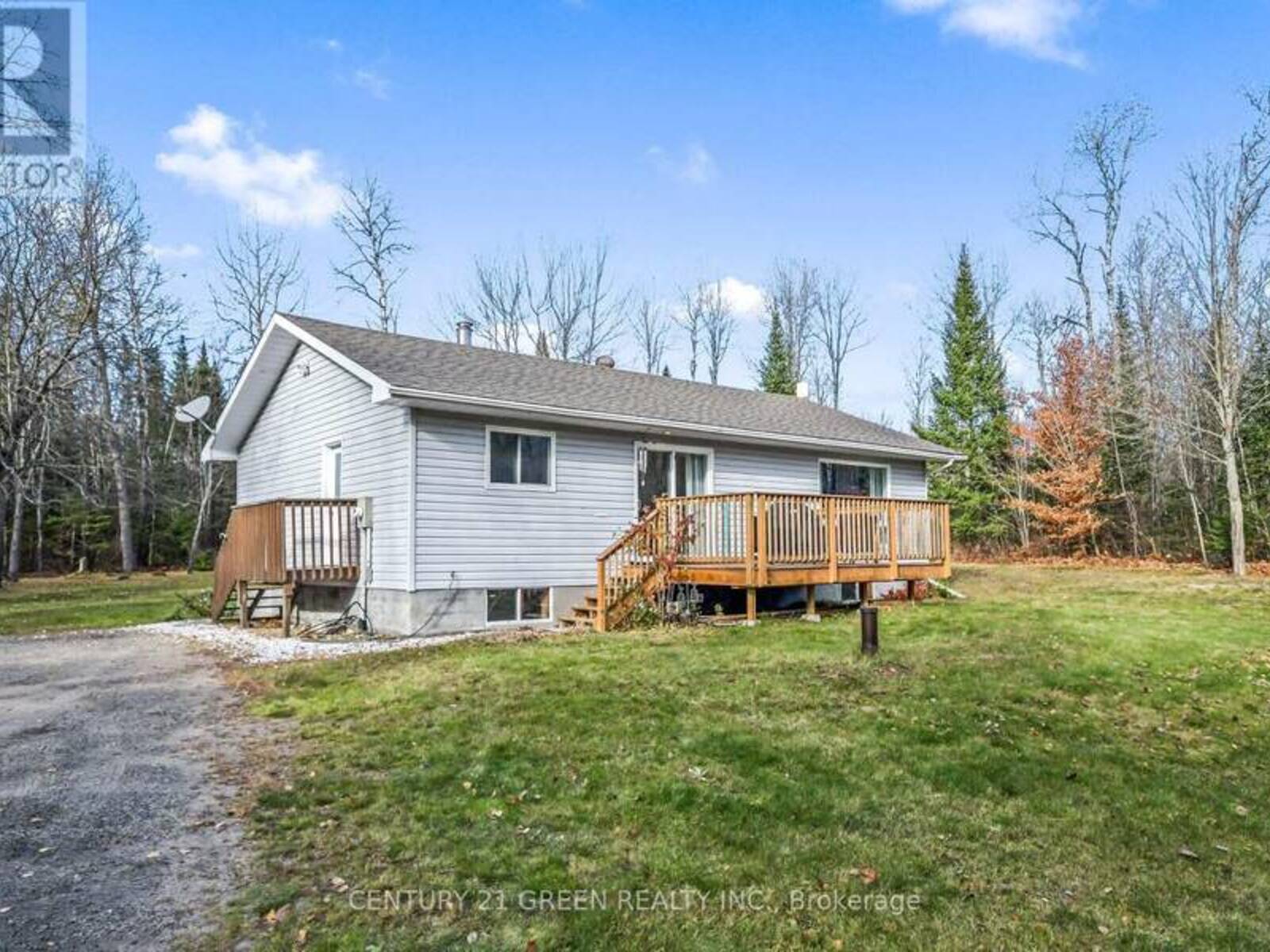 266 BAY LAKE ROAD, Emsdale, Ontario P0A 1J0