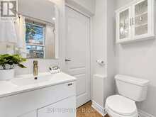 827 CRAVEN ROAD | Toronto Ontario | Slide Image Eighteen