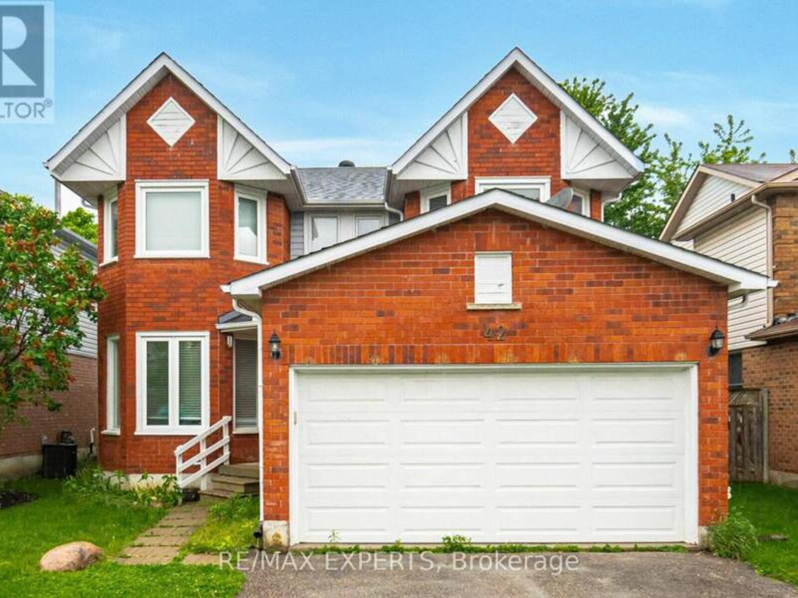 42 QUANCE STREET, Barrie, Ontario L4N 7M3