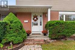 11 DOWLING CRESCENT | Brampton Ontario | Slide Image Four