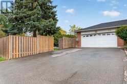 11 DOWLING CRESCENT | Brampton Ontario | Slide Image Six