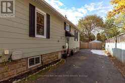 982 PARKHILL AVENUE | Burlington Ontario | Slide Image Thirty-five