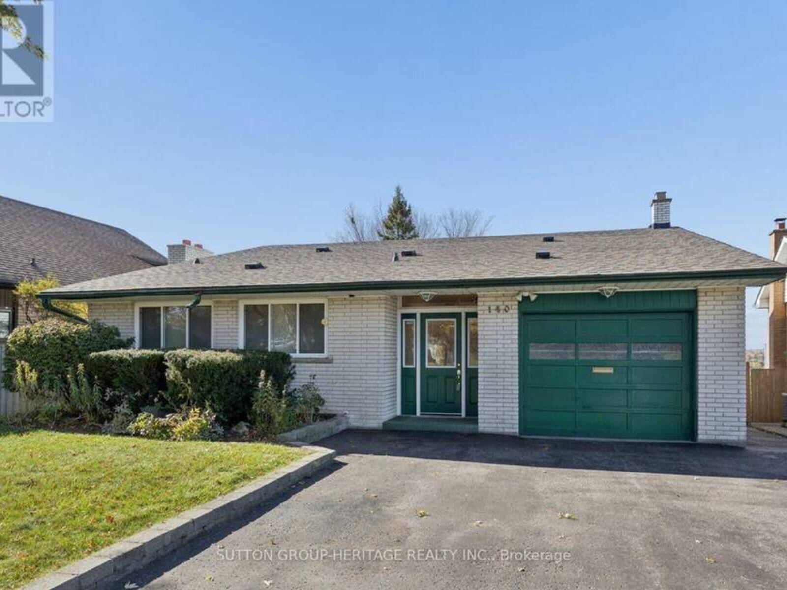 140 LABRADOR DRIVE, Oshawa, Ontario L1H 7E3