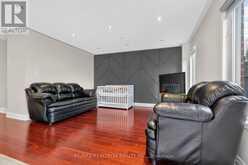 11 MIDDLECOTE DRIVE | Ajax Ontario | Slide Image Seven