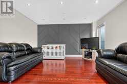 11 MIDDLECOTE DRIVE | Ajax Ontario | Slide Image Nine
