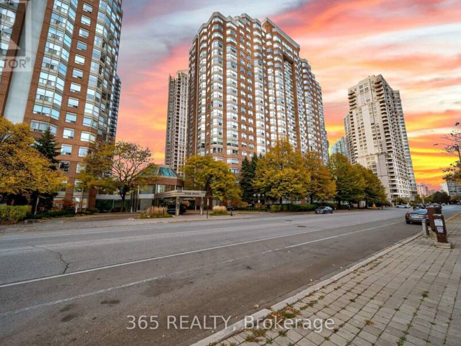 801 - 325 WEBB DRIVE, Mississauga, Ontario L5B 3Z9
