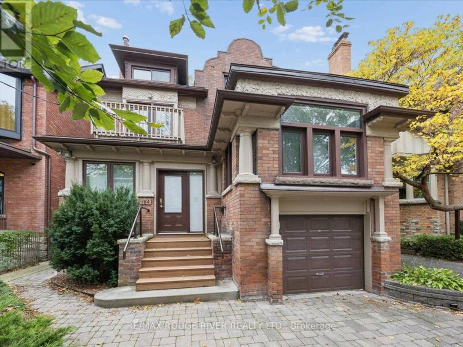154 WALMER ROAD, Toronto, Ontario M5R 2X9