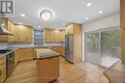 154 WALMER ROAD | Toronto Ontario | Slide Image Seventeen