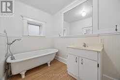 154 WALMER ROAD | Toronto Ontario | Slide Image Thirty-one