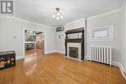 154 WALMER ROAD | Toronto Ontario | Slide Image Eight