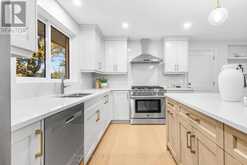 5014 SPRUCE AVENUE | Burlington Ontario | Slide Image Nineteen