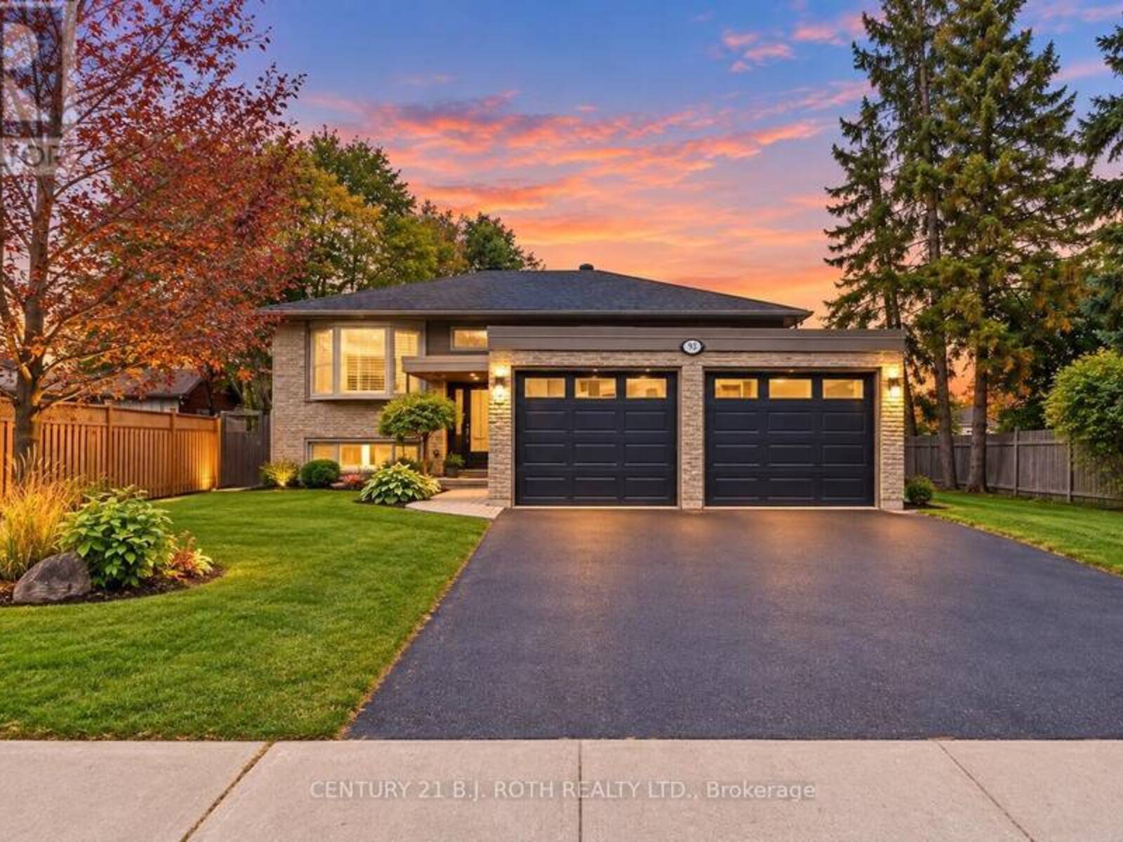 93 GROVE STREET E, Barrie, Ontario L4M 5G2