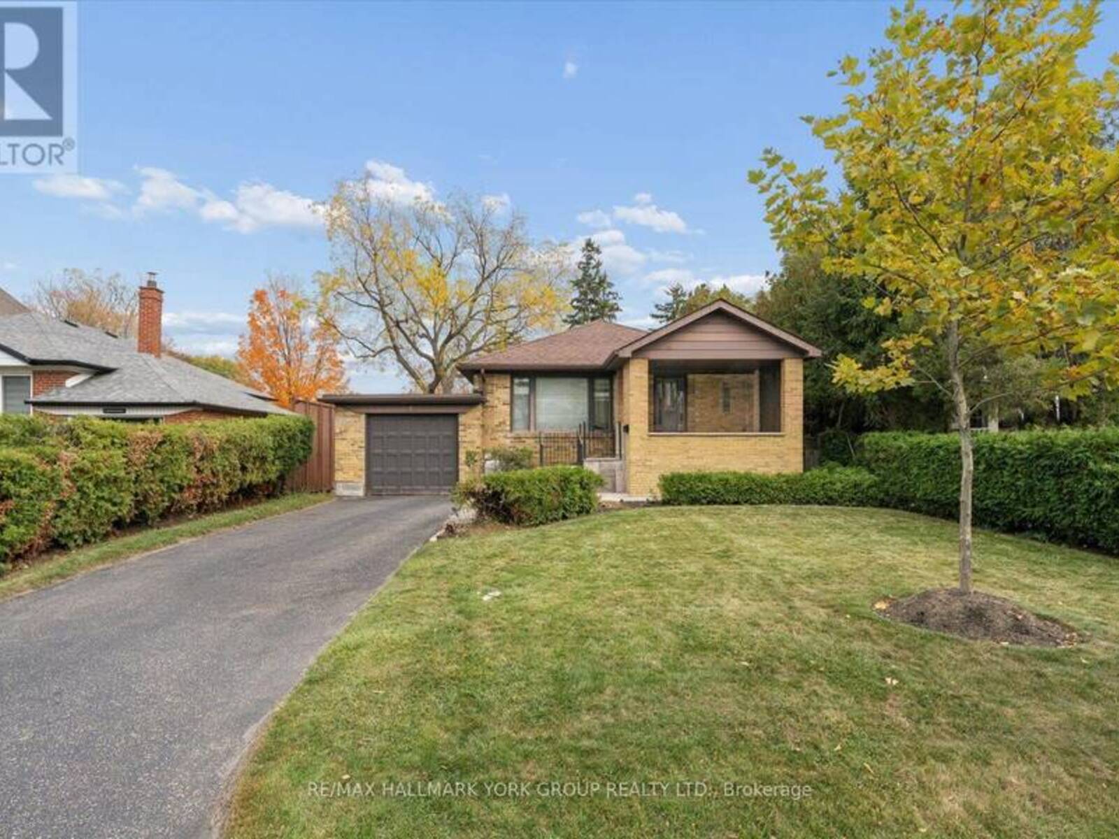 37 AGAR CRESCENT, Toronto, Ontario M9B 5A7